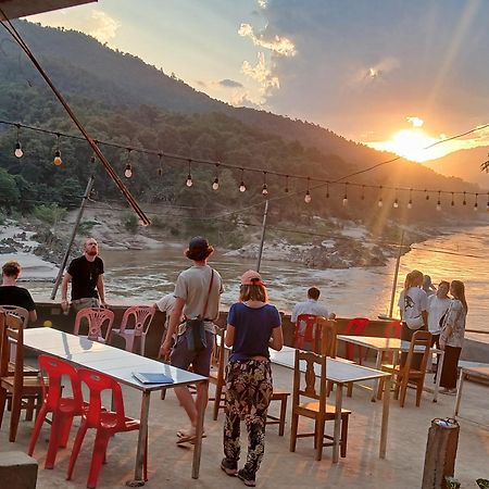 Villa Mekong Guesthouse Muang Pakbèng Eksteriør billede