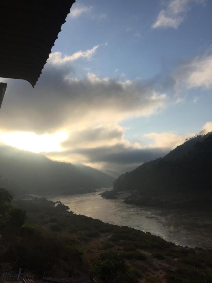 Villa Mekong Guesthouse Muang Pakbèng Eksteriør billede